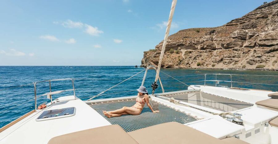 Santorini: Luxury Catamaran Day Trip with Meal and Open Bar - Morning or Sunset on the Santorini Caldera