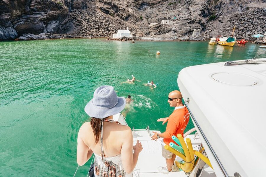 Santorini: Luxury Catamaran Day Trip with Meal and Open Bar - FAQ
