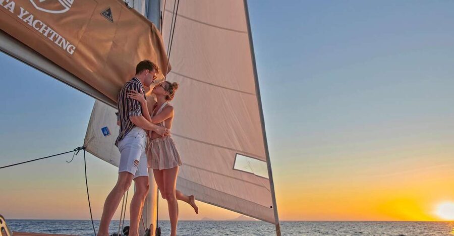 Santorini: Platinum Catamaran Cruise w/ BBQ Meal & Open Bar - Red Beach and White Beach: quick looks, real water time