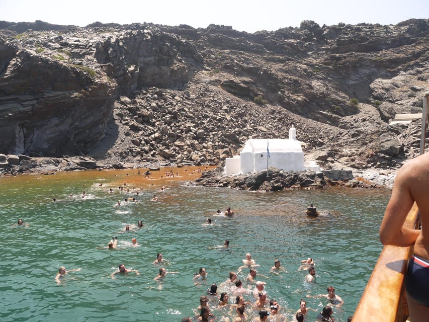 Santorini Port: 3 Hour Cruise to Volcano and Hot Springs - Comfort, safety, and who should choose this boat trip