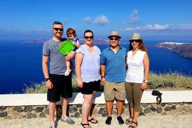Santorini Private Driver: Explore Santorini - Port & Hotel Pickup - Oia Town: the photos, the walk, and when to go for breathing room