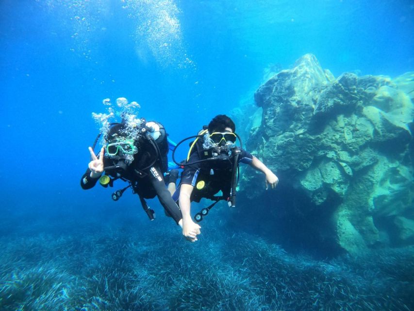 Santorini: Scuba Diving Experience in Caldera for Beginners - Inside the Volcanic Reef: The Caldera Setting You Can Feel