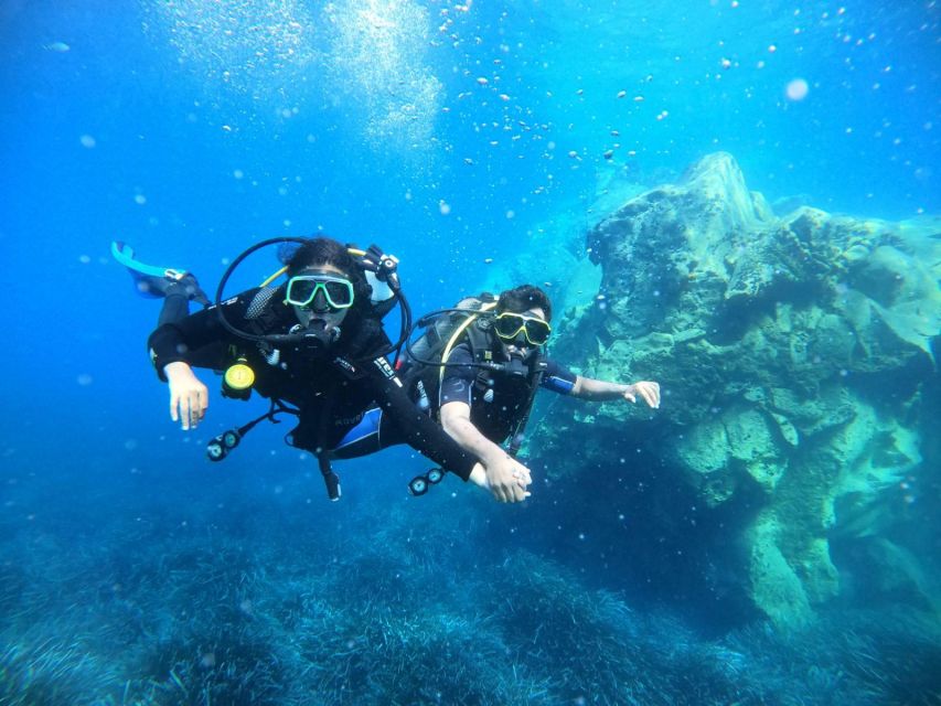 Santorini: Scuba Diving Experience in Caldera for Beginners - Transport, Group Size, and the Comfort Factor That Matters