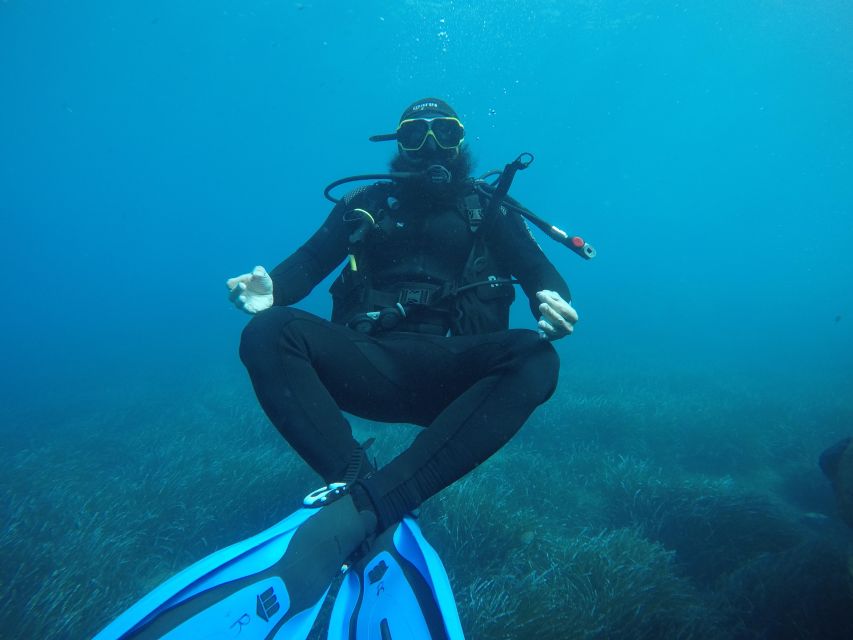 Santorini: Scuba Diving Experience in Caldera for Beginners - Where the Day Starts: Emporio Meeting Point and Getting There