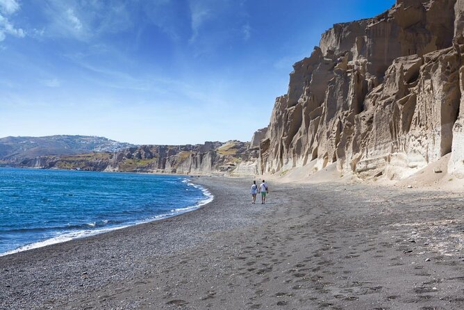 Santorini Sea Kayak - South Discovery, Small Group incl. Sea Caves and picnic - Key highlights worth planning for