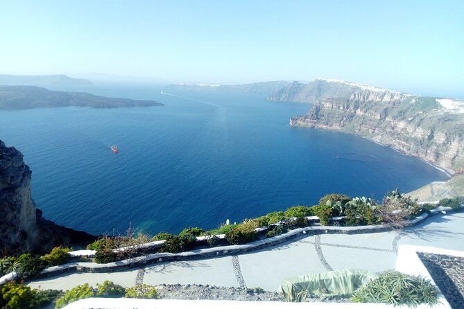 Santorini Sightseeing Half Day Small Group Tour - The guide and driver factor that makes this tour feel worth it