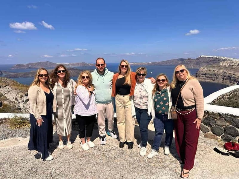 Santorini: Small Group Sightseeing Tour with a Local Guide - Oia in 70 minutes: getting the views without losing your whole day