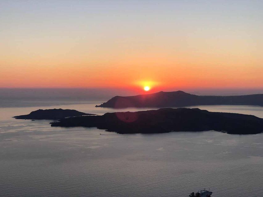 Santorini: Small-Group Sunset Wine Tour with Santo Winery - Food, tapas, and how the pairing supports the wine