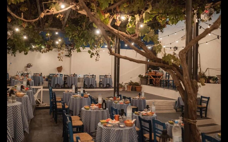 Santorini: The Greek Wedding Show - Inside-to-courtyard flow: how the 2-hour celebration plays out