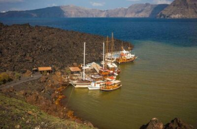 Thirassia Islands and Volcano Guided Cruise