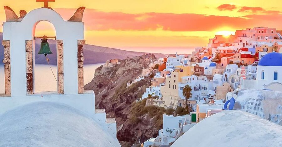 Santorini: Traditional Sightseeing Bus Tour with Oia Sunset - Why a bus loop is the smartest way to see Santorini fast