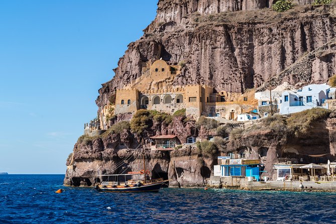 Santorini Volcano and Hot Springs Cruise Tour from Fira Old Port - The boat ride part: shade, snacks, and the small reality of group timing