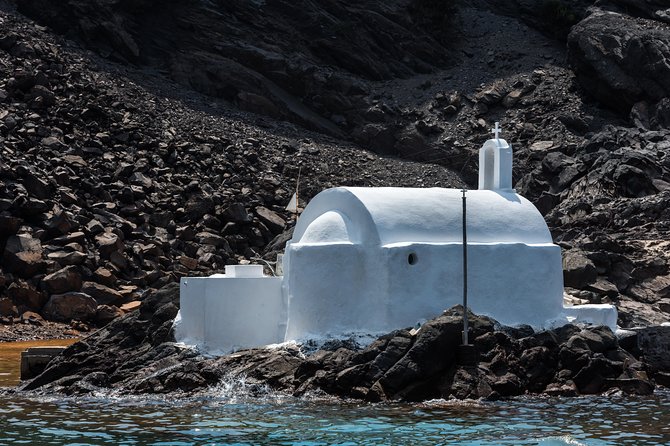Santorini Volcano and Hot Springs Cruise Tour from Fira Old Port - Why this cruise is such good value for Santorini: it’s the “two-island” combo