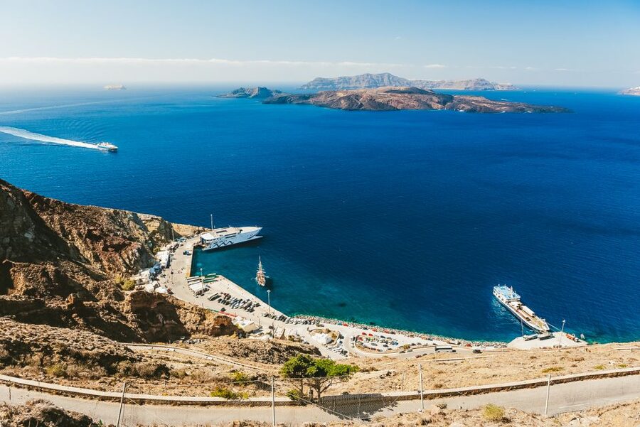 Santorini: Volcano and Hot Springs Sunset Dinner Cruise - 2) 8 Hours on the Clock: How the Day Flows