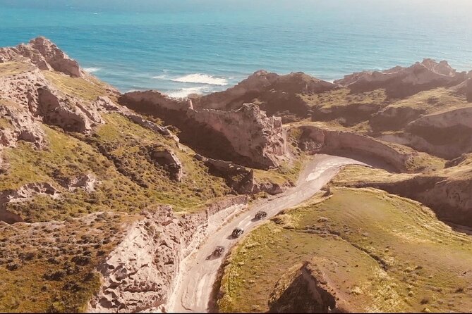 Santorini Wrangler Jeep Afternoon Convoy Tour - The Driving Rules: License, Manual Jeeps, and Your Best Strategy