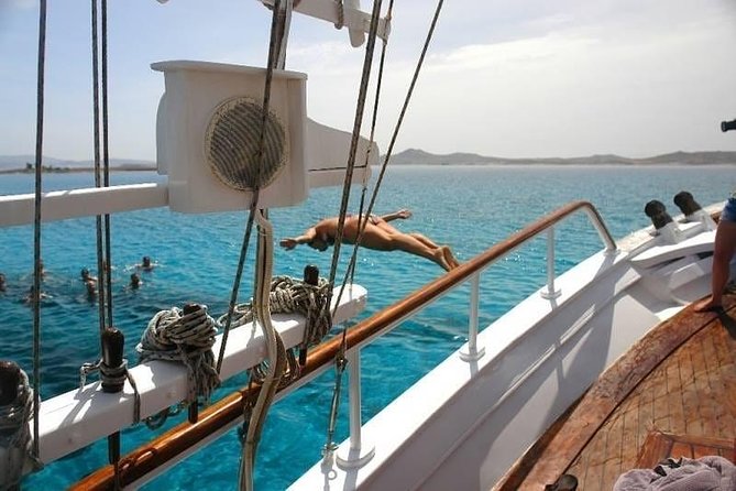 The Authentic Rhenia-Delos Cruise - Stop 1, Rhenia Island: the anchor-by-the-beach swim break