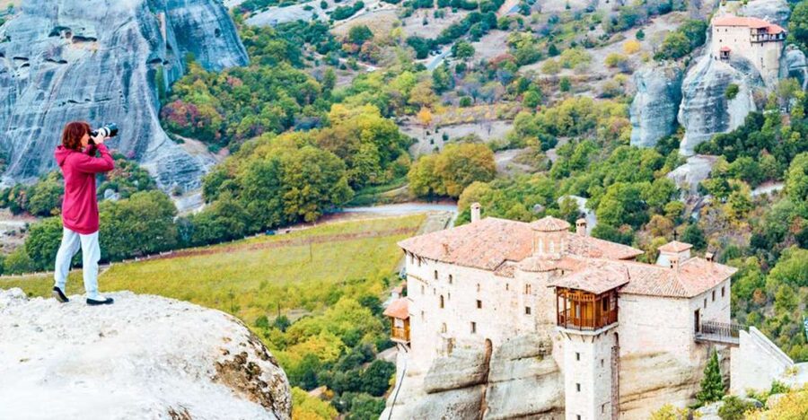 Thessaloniki : Meteora Full-Day Bus Trip with Local Guide - The Core Experience: A 4-Hour Meteora Circuit With 6 Monasteries