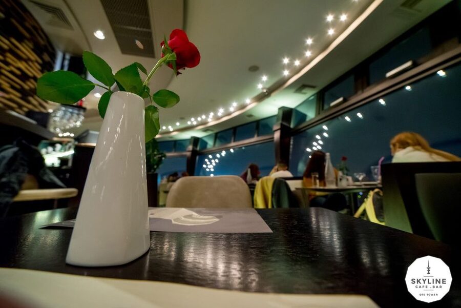 Thessaloniki: OTE Tower Rotating Experience with Light Meal - Service and atmosphere: the part that makes it feel special