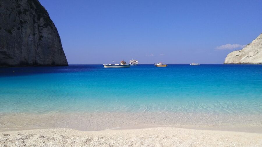 Zakynthos: early morning Shipwreck,Blue Caves and view point - Guide quality and the small-group feel