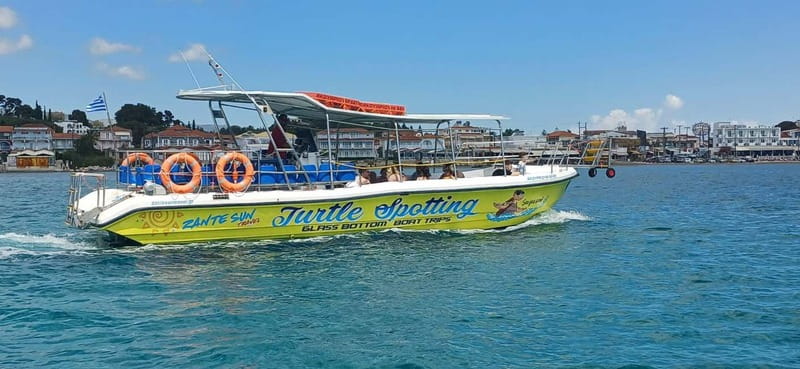 Zakynthos: Turtle Spotting, Marathonísi & Keri Caves Cruise - Boat comfort, group size, and how the crew drives the day