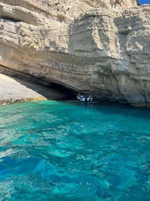 Zakynthos: Turtles, Marathonisi & Keri Caves Speedboat Tour - Keri Coast Cruise and Cameo Islet: The Fast Part That Sets the Mood